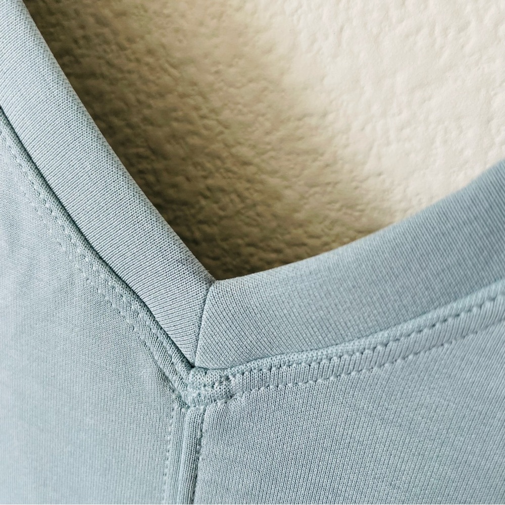 Lululemon SIZE 8 Softsreme Ease Of It All V-neck jumpsuit in Silver Blue - Picture 9 of 10